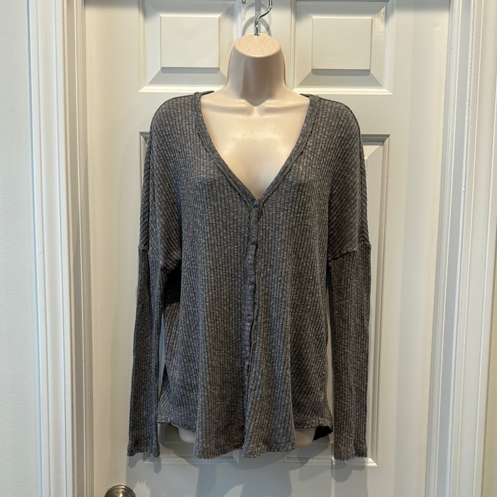 BP. Nordstrom grey vneck Henley long sleeve with buttons grey
